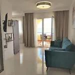 Heated Swimming Pool, Stunning Sea View Terrace A7, Appartamento Traù