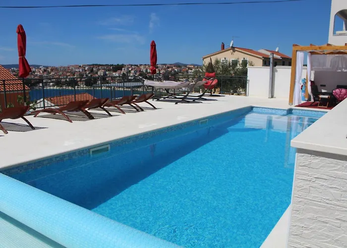 Apartment Heated Swimming Pool, Stunning Sea View Terrace A7, Trogir