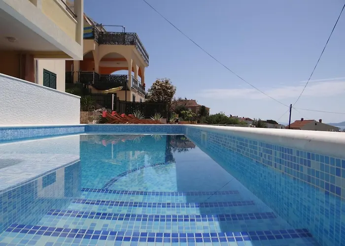 Heated Swimming Pool, Stunning Sea View Terrace A7, Apartment